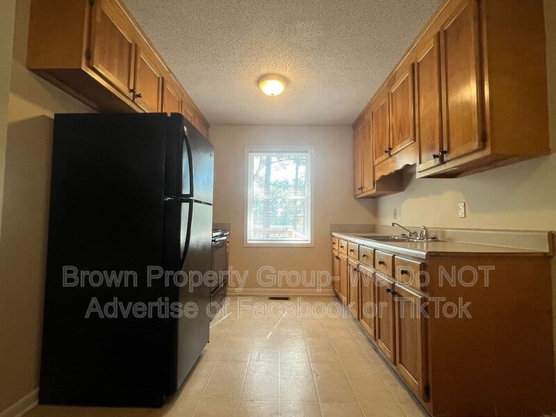 Spring Lake House: 3324 Red Fox Rd