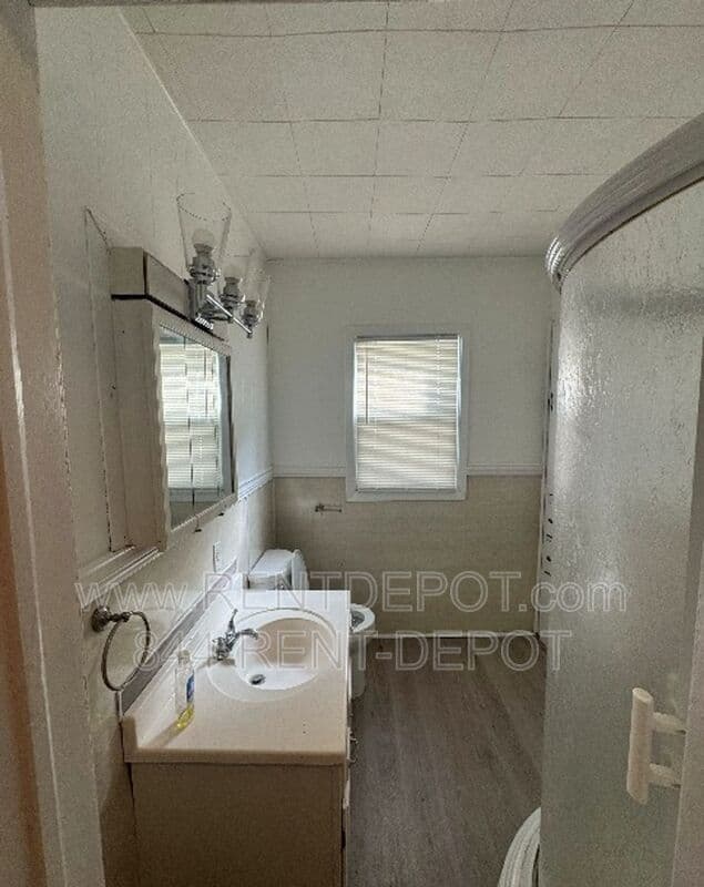 Evansville House: 1108 S. Harlan Ave