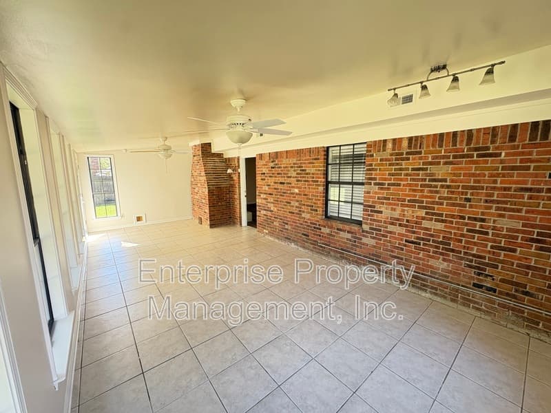 Collierville House: 1116 Simmonsridge Drive