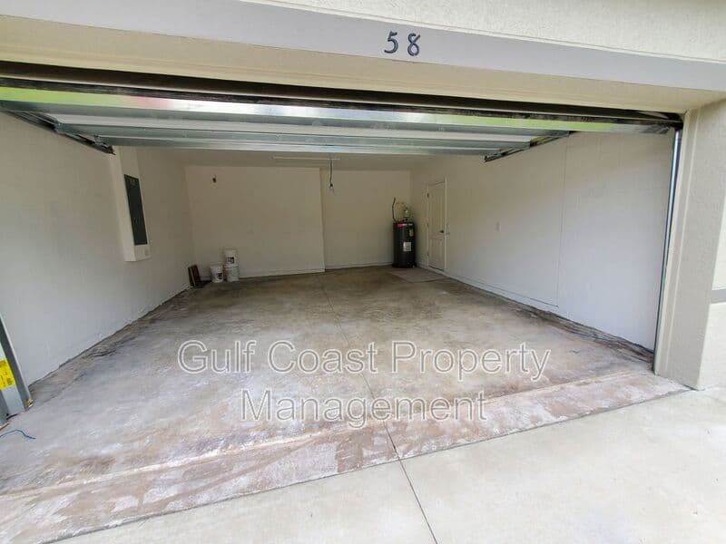 Port Charlotte House: 58 Kenly St