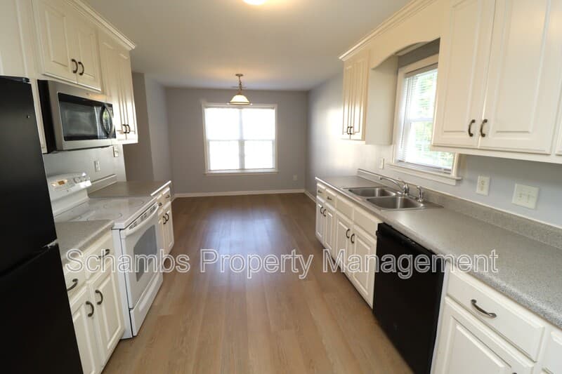 Clayton House: 410 Whitehall Ct