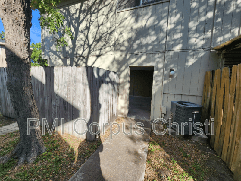 Corpus Christi Condo: 6132 Hidden Cv
