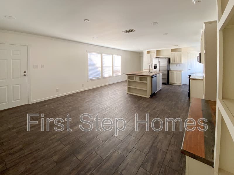 Oak Point House: 234 Islero Drive