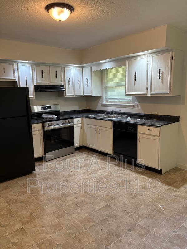 hixson Condo: 4664 cary lane