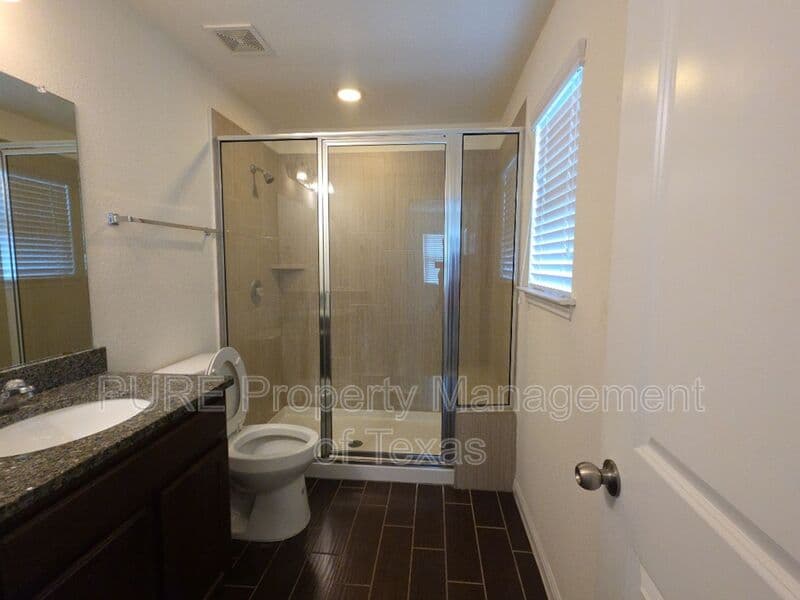 Leander House: 417 Cinnamon Teal