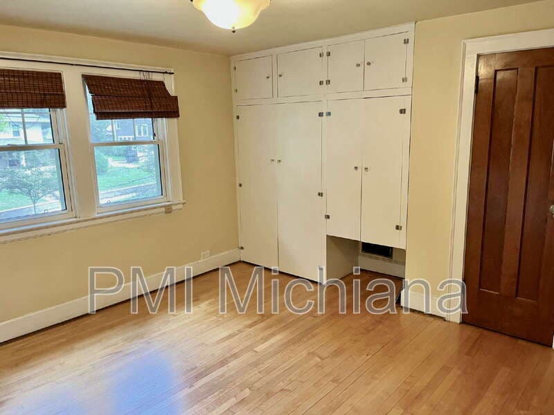 South Bend House: 1151 Hillcrest Rd