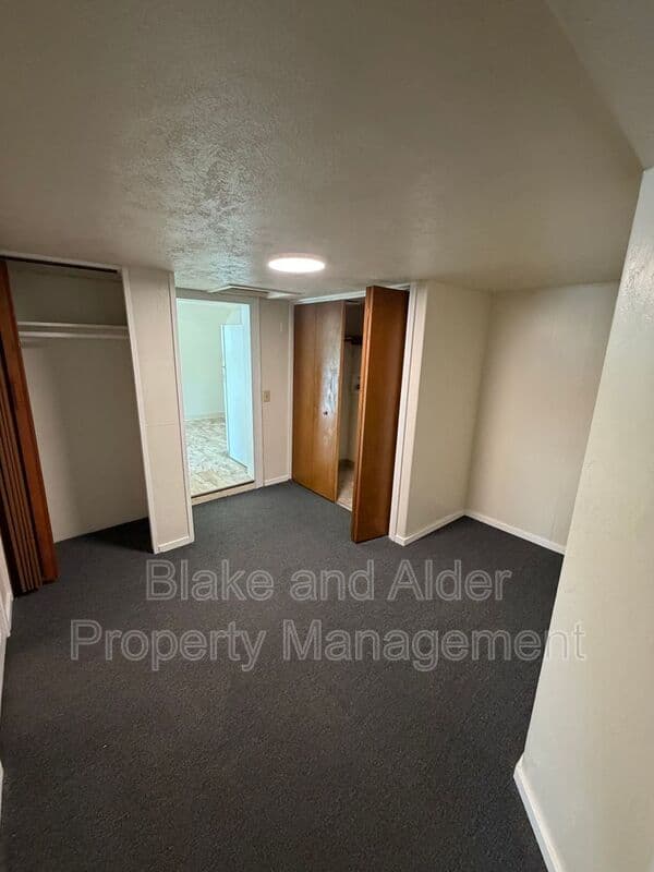 Milwaukie House: 10926 SE Linwood Ave