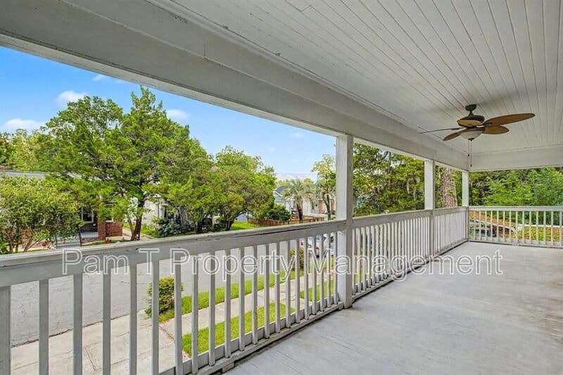 Savannah House: 815-B East 32nd Street--Upper