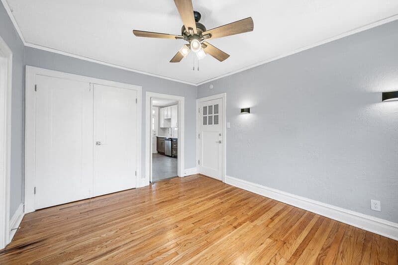Richmond Heights Condo: 1240-72 Hawthorne Pl