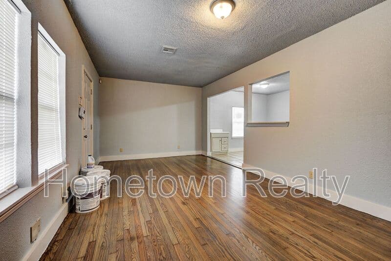 Oklahoma City House: 2114 N Bath Avenue
