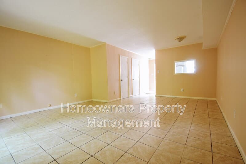Hope Mills Condo: 5654-B Pope St