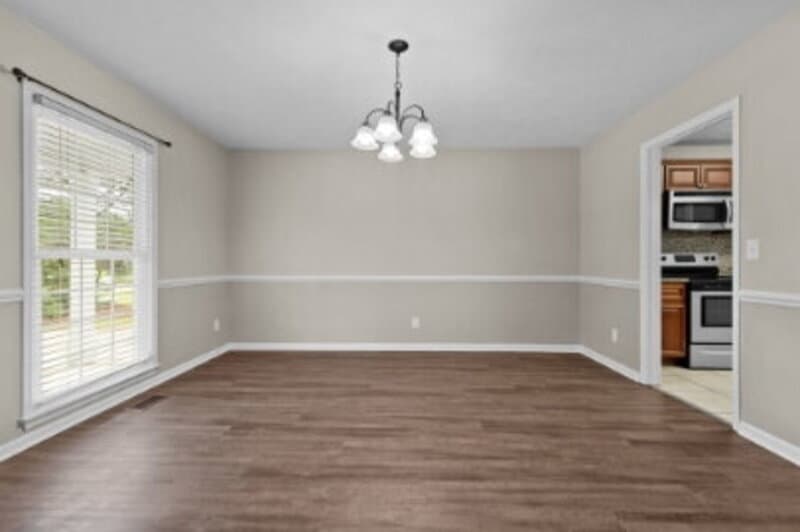 Fayetteville House: 810 Whispering Pines Road