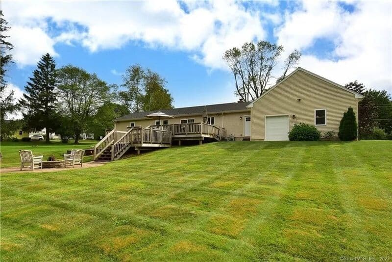 Enfield House: 281 Abbe Rd
