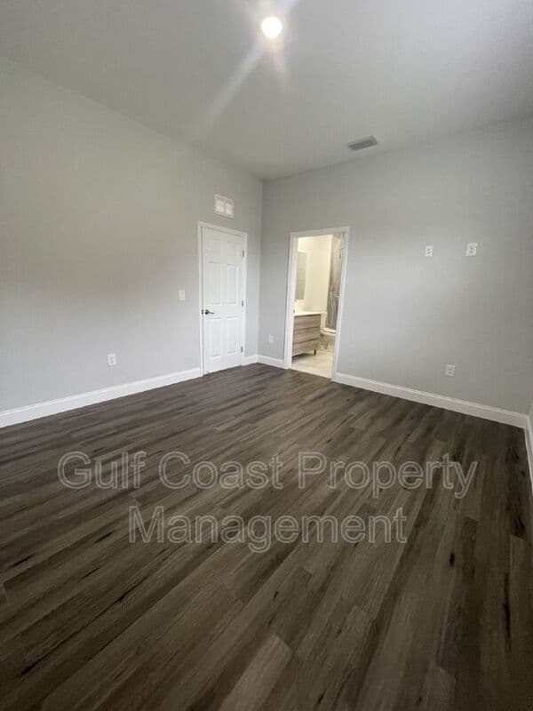 Lehigh Acres House: 662 Windermere Drive