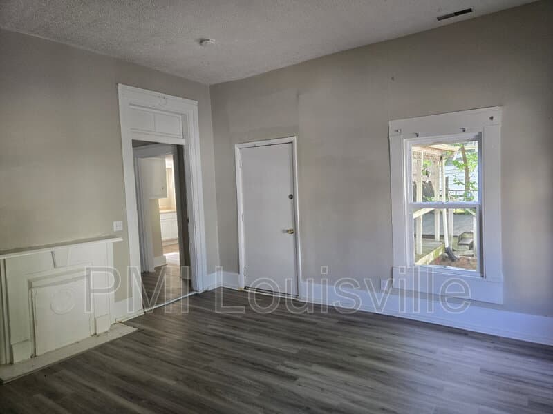Louisville House: 451 N 25th St MK