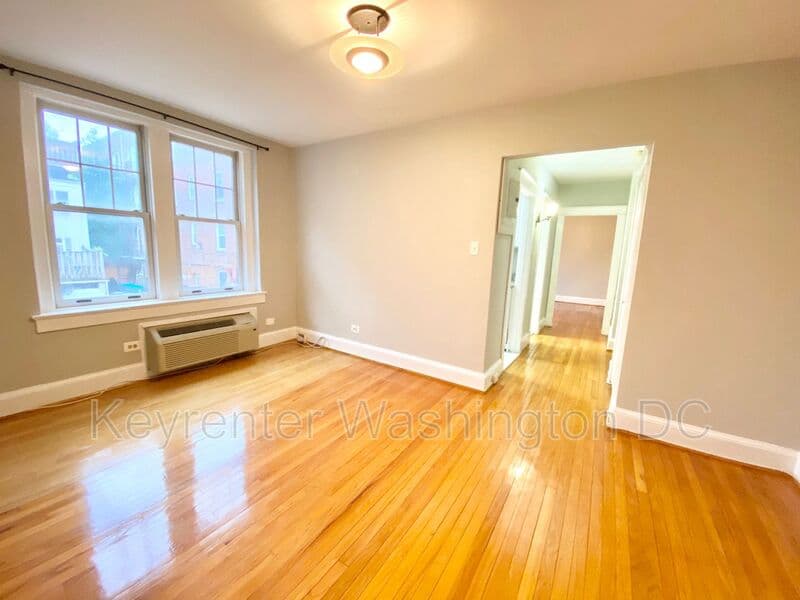 Washington Condo: 2410 20th St, NW