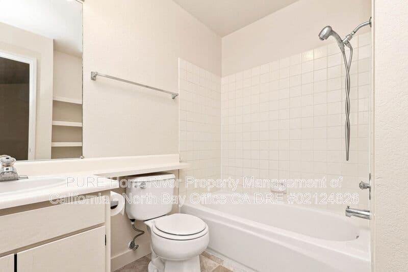 Santa Rosa Condo: 2518 Westberry Dr