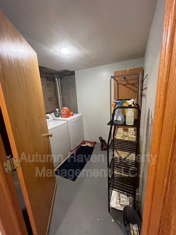 Westminster House: 9247 Holland St