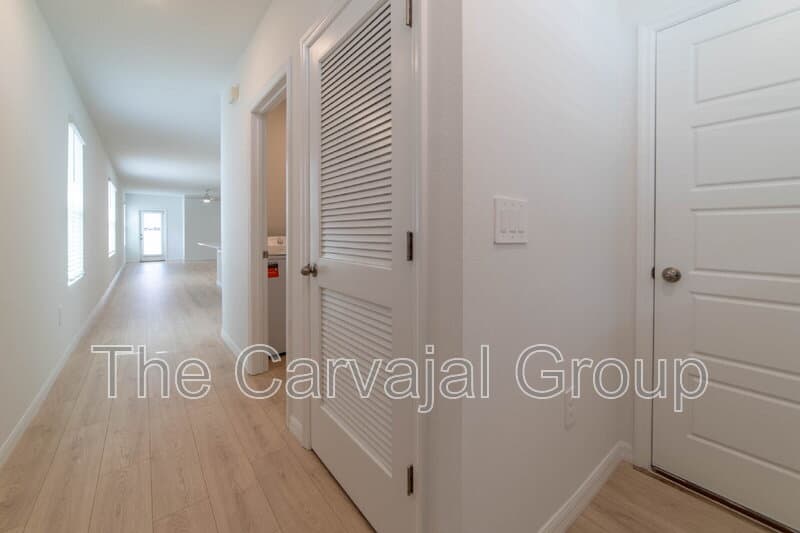 Davenport House: 4812 Rolling Lake Lane