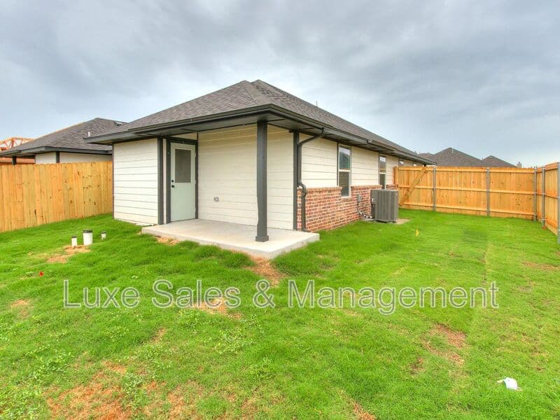 Oklahoma City House: 8007 NW 105th Terrace