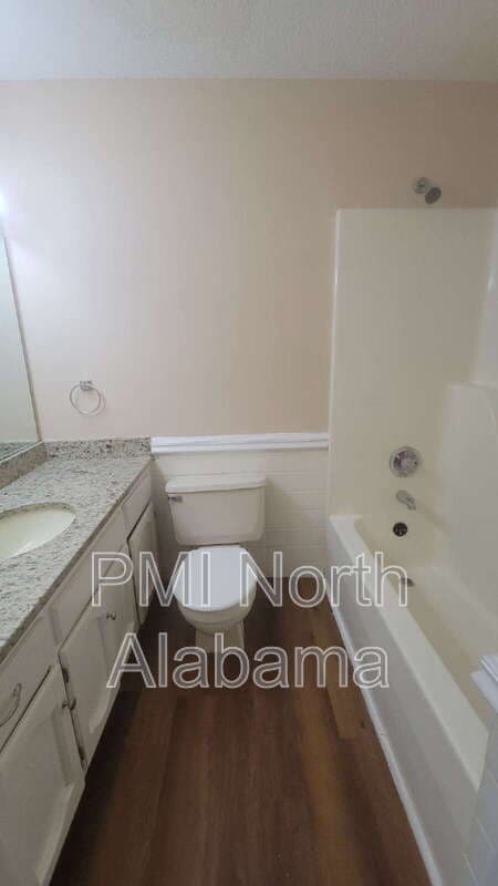 Huntsville House: 1021 Sandy Springs Rd NW