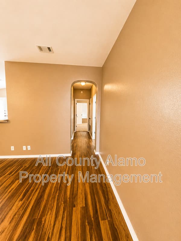 Selma House: 9006 Pinseeker