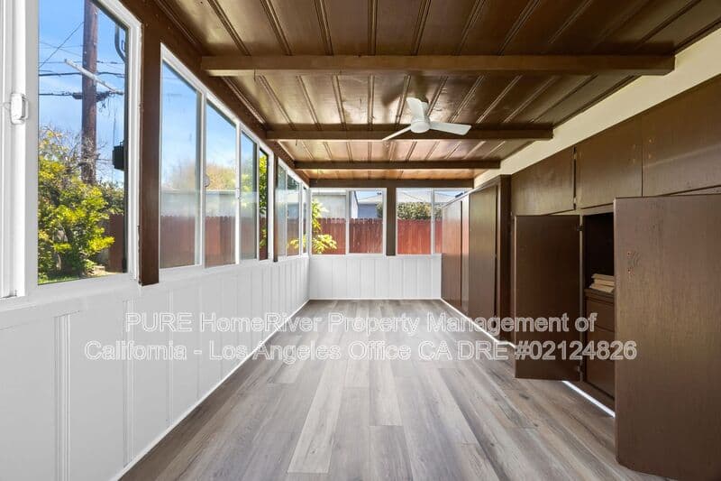Los Angeles House: 1534 Hayworth Ave