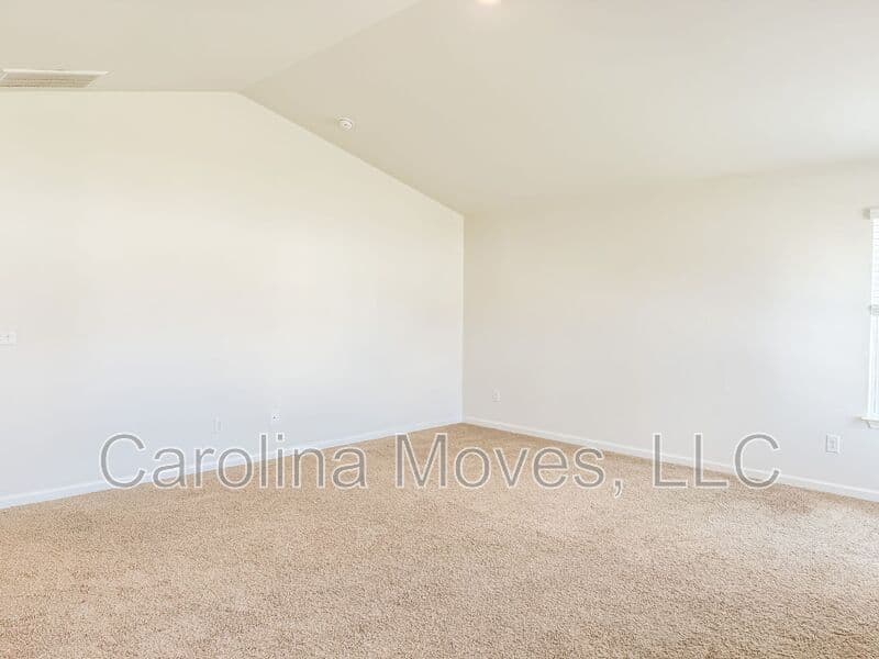 Greer House: 6 Corbel Dr