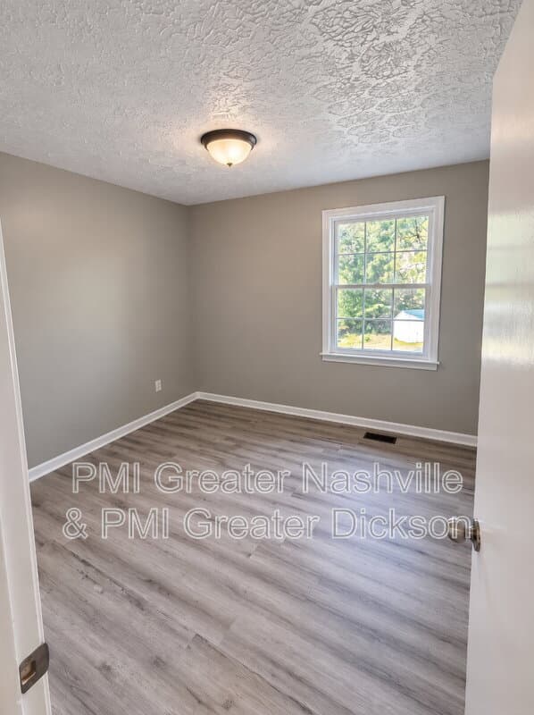 Dickson House: 407 Marshall Stuart Dr
