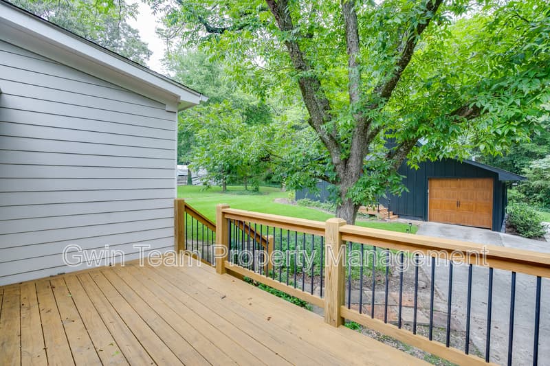 Lawrenceville House: 75 Cherry St