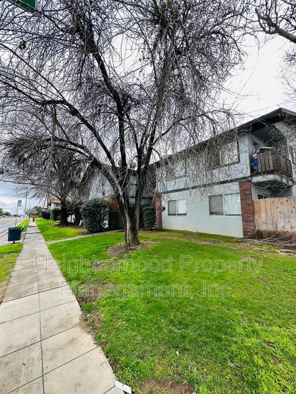 Fresno Condo: 2029 West Shields Avenue - 202