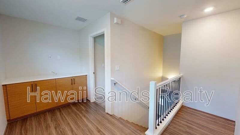 Ewa Beach House: 91-1841 Keaunui Dr.