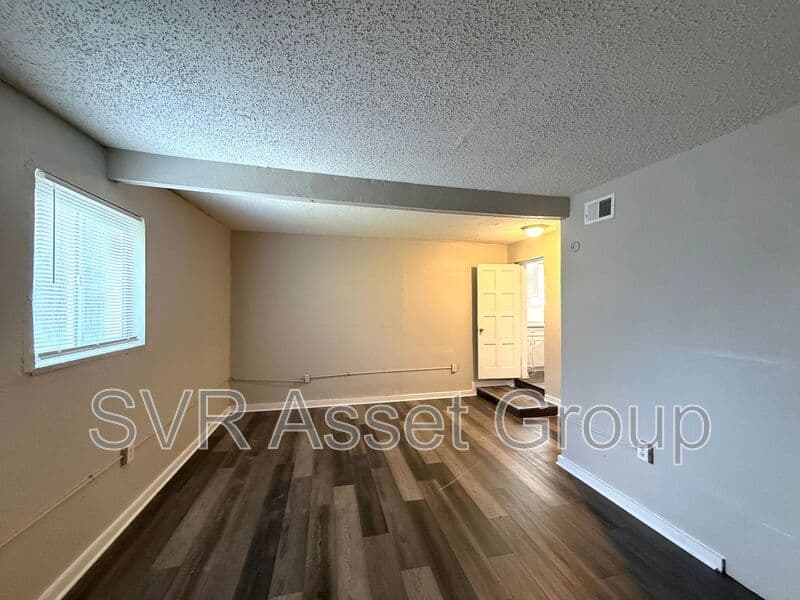 Jacksonville House: 9073 11th Ave