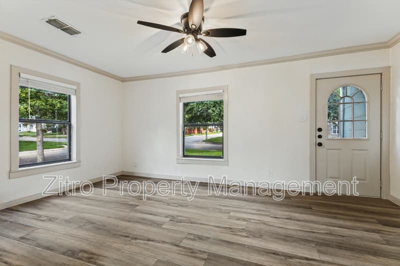 Fort Worth House: 3625 El Campo Ave