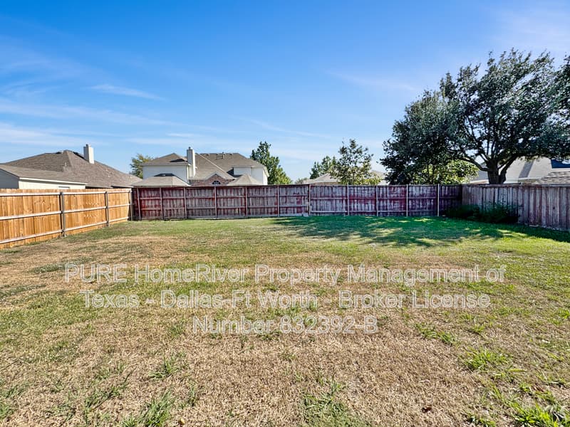 Forney House: 2215 Overton Dr