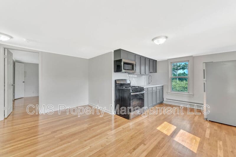 Jamesburg Condo: 37 Hooker St