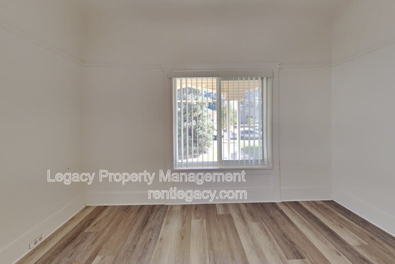 Sacramento Condo: 4925 11th Ave