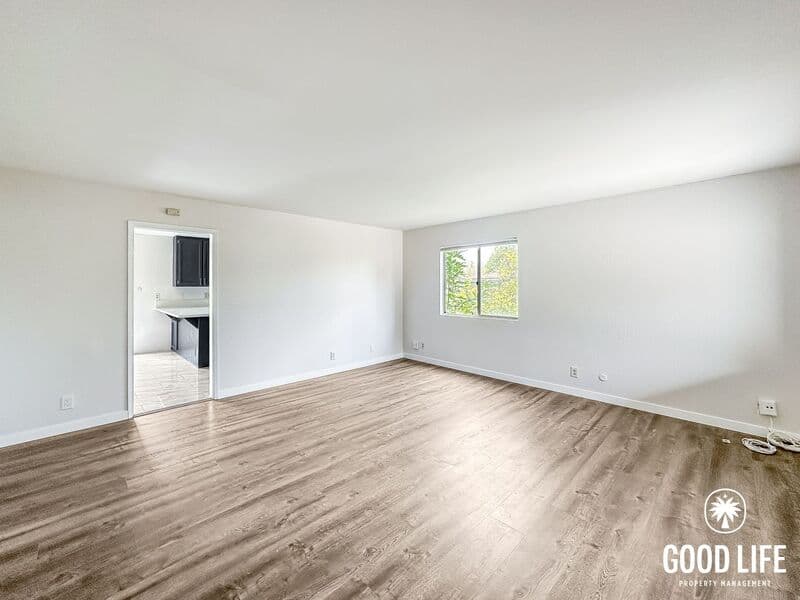 Spring Valley Condo: 2018 Hawkins Way