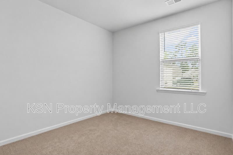 Hinesville House: 89 Hazy Ln