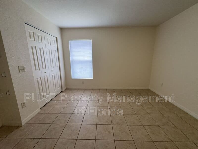 Ocala House: 7455 Midway Terrace