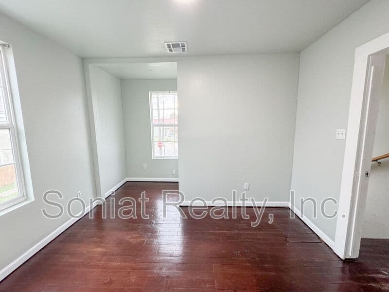 New Orleans Condo: 3433 LaSalle St.
