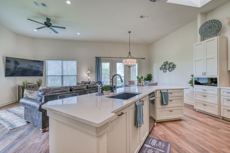 Horseshoe Bay House: 302 Parallel Circle