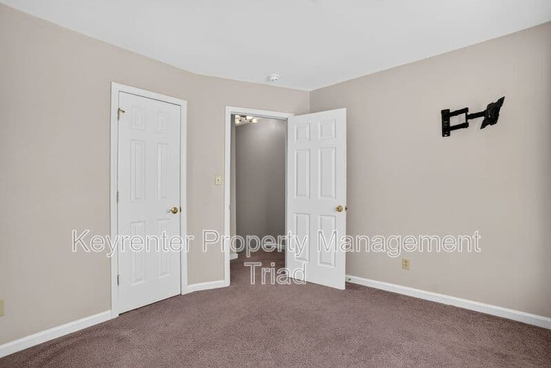 Greensboro House: 3607 McCuiston RD