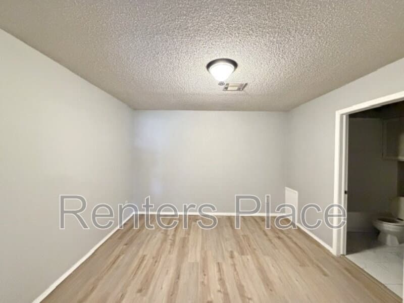 Tulsa House: 1207 South Quaker Avenue