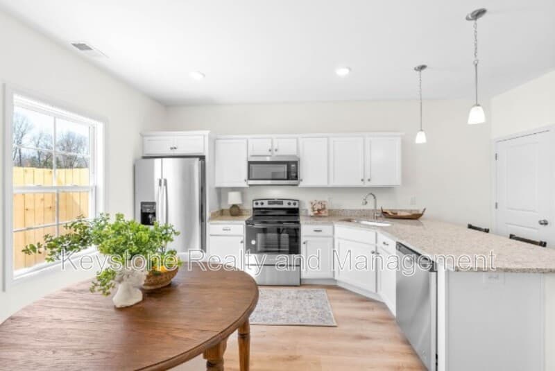 Clarksville Townhome: 940 Britton Springs Road