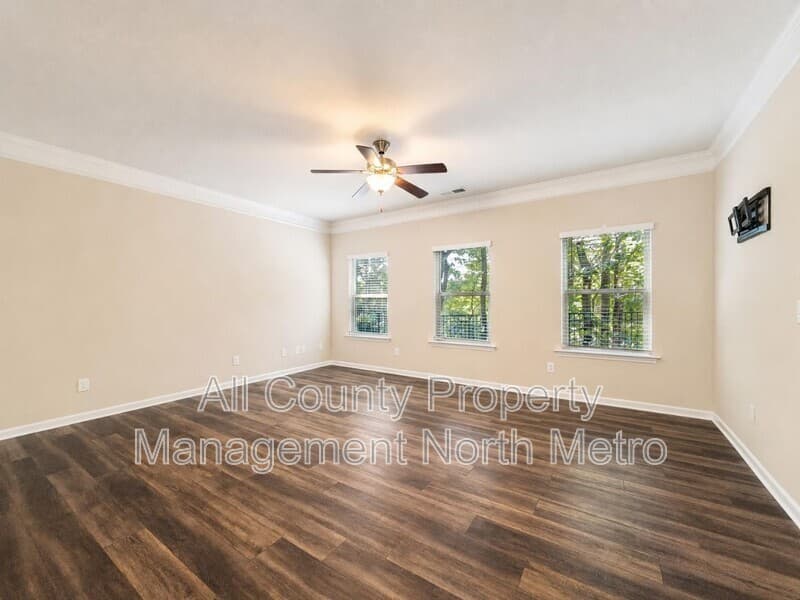 Canton House: 242 Hickory Commons Way