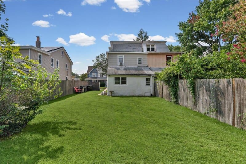 Woodbury Condo: 122 South Davis Street - A