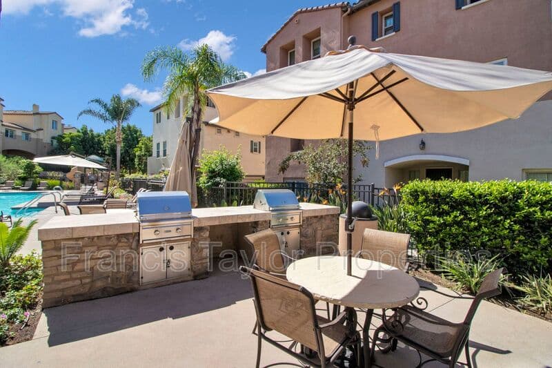 San Marcos House: 633 Kellogg Street