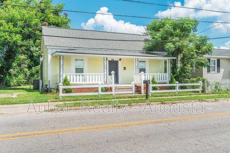 Augusta House: 1911 Battle Row
