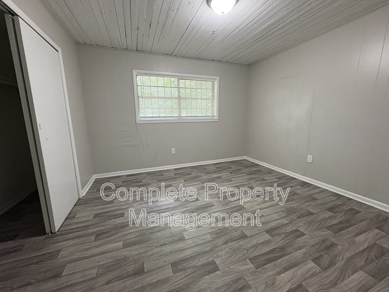 Birmingham House: 6112 Blocton Avenue